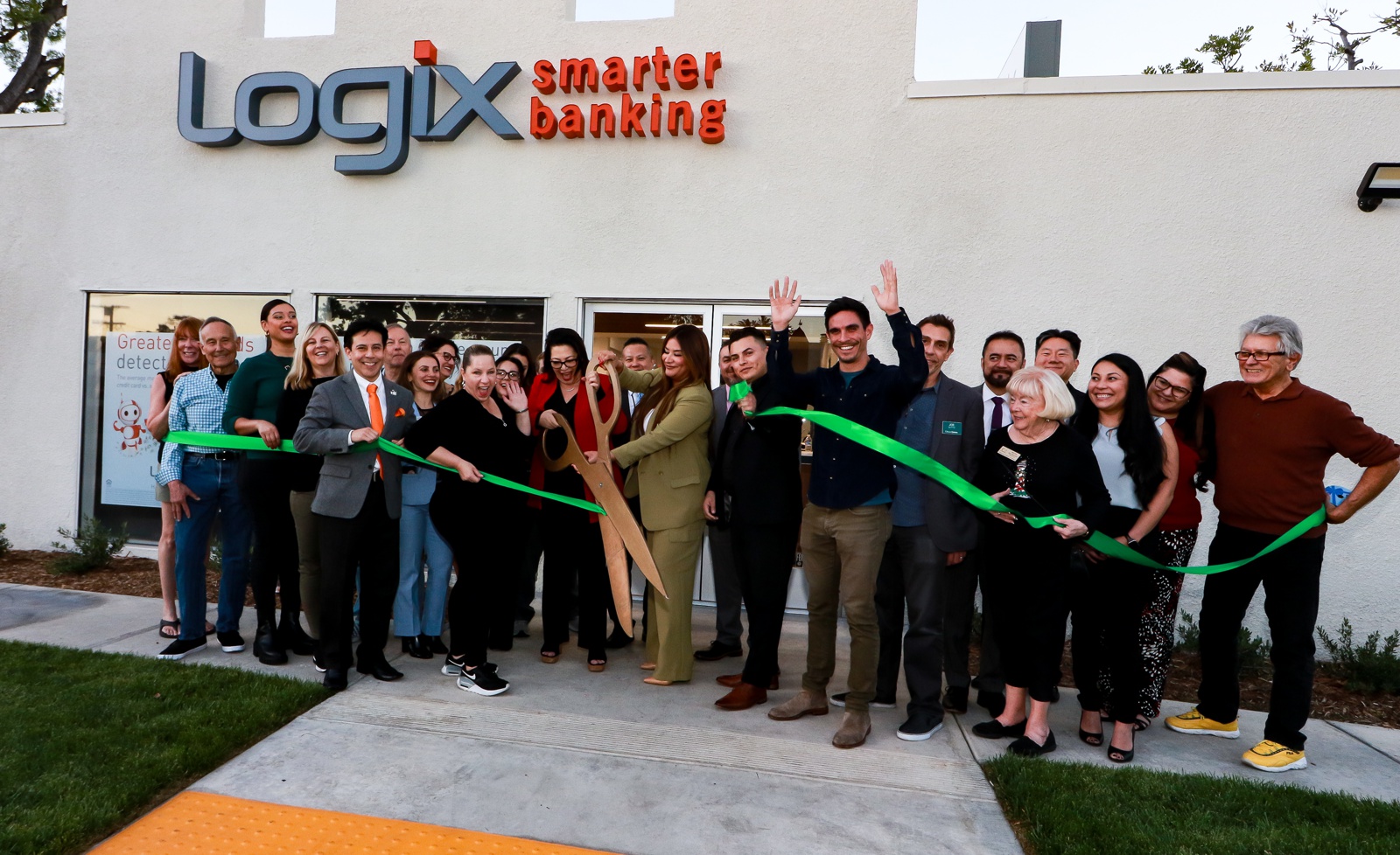 Logix Toluca Lake Ribbon Cutting-13