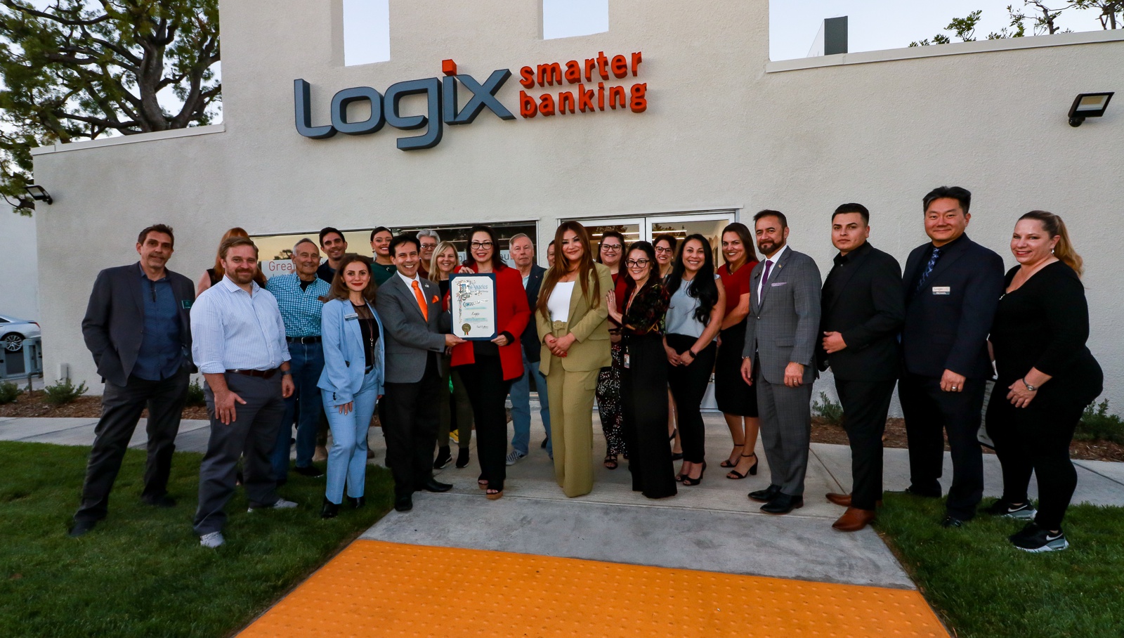 Logix Toluca Lake Ribbon Cutting-15