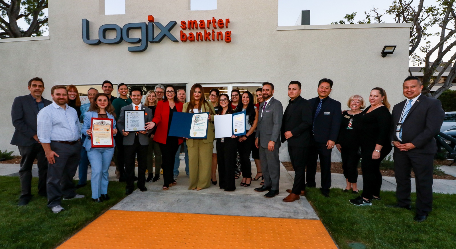 Logix Toluca Lake Ribbon Cutting-16