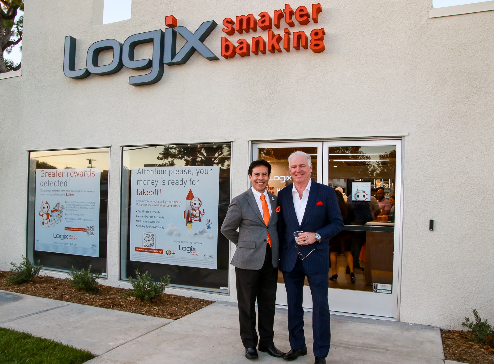 Logix Toluca Lake Ribbon Cutting-6