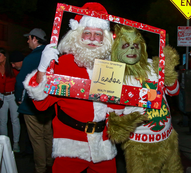 Toluca Lake Christmas Tree 2023 Lighting © (Ross A Benson)